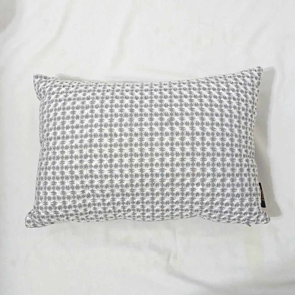 FRYE Decorative Embroidery Pillow‎  Quilt Set gray & white